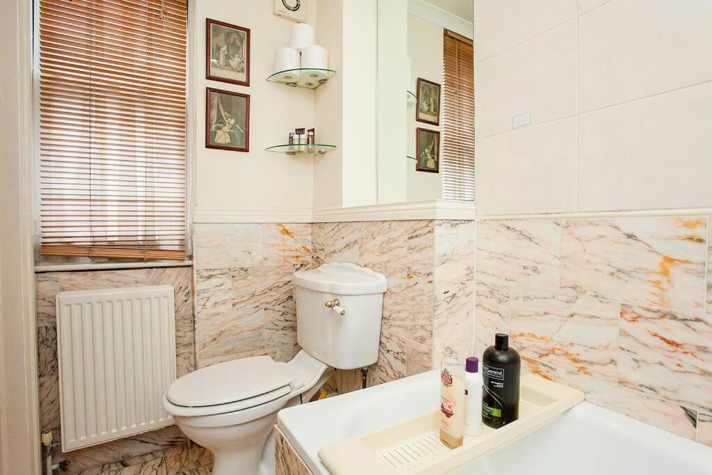 Bright 2 Bedroom Flat In Central Londra Exterior foto